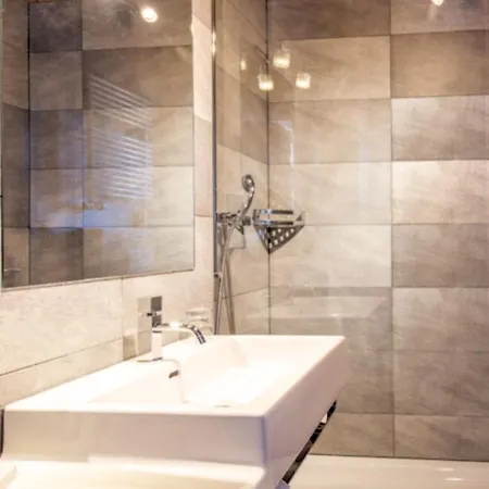 Boutique Art De Vivre & Кран-Монтана