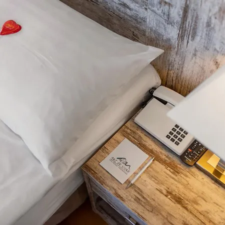 Отель Boutique Art De Vivre &