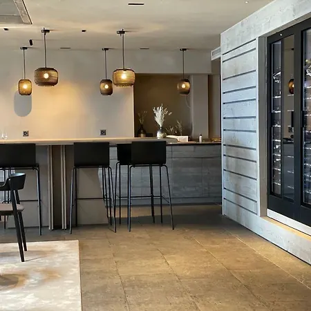 Boutique Art De Vivre & Отель 4*