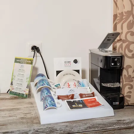 Boutique Art De Vivre & 4*