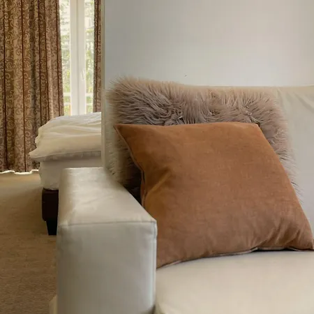 Boutique Art De Vivre & 4*