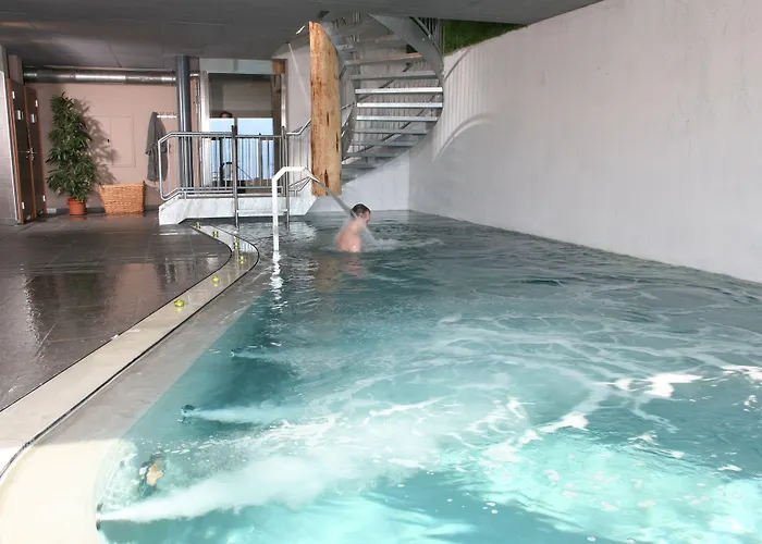 Boutique Art De Vivre & 4*