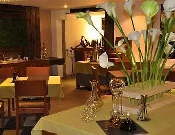 Boutique Art De Vivre & 4*