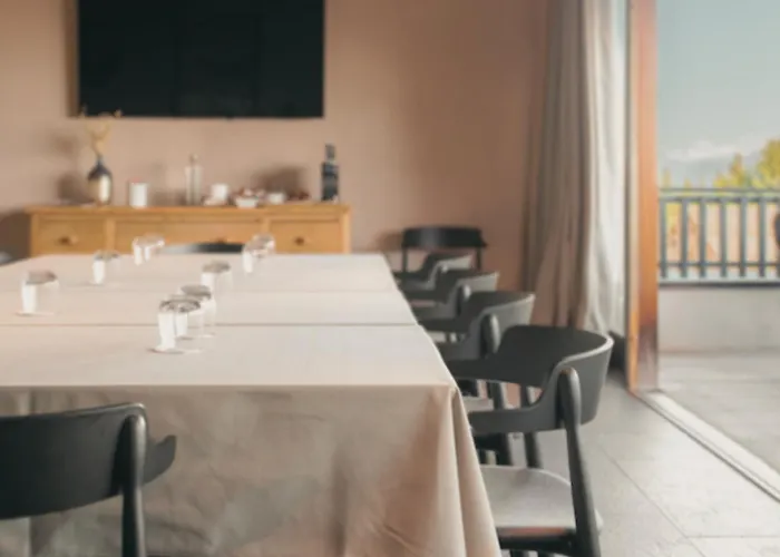 Boutique Art De Vivre &