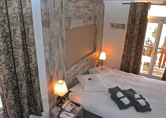 Boutique Art De Vivre &